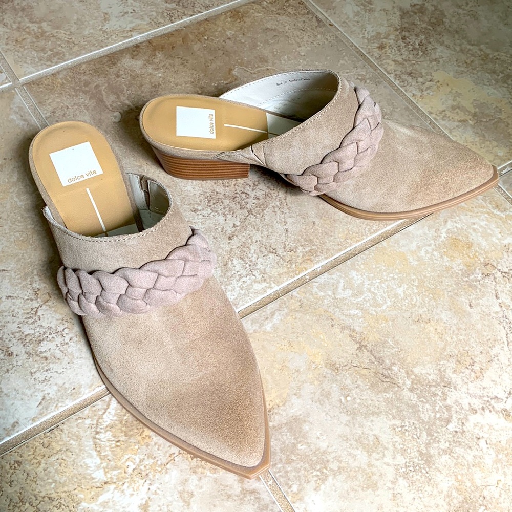 Dolce Vita Eilie Western Mule. Women’s Size 10M. Truffle Suede.